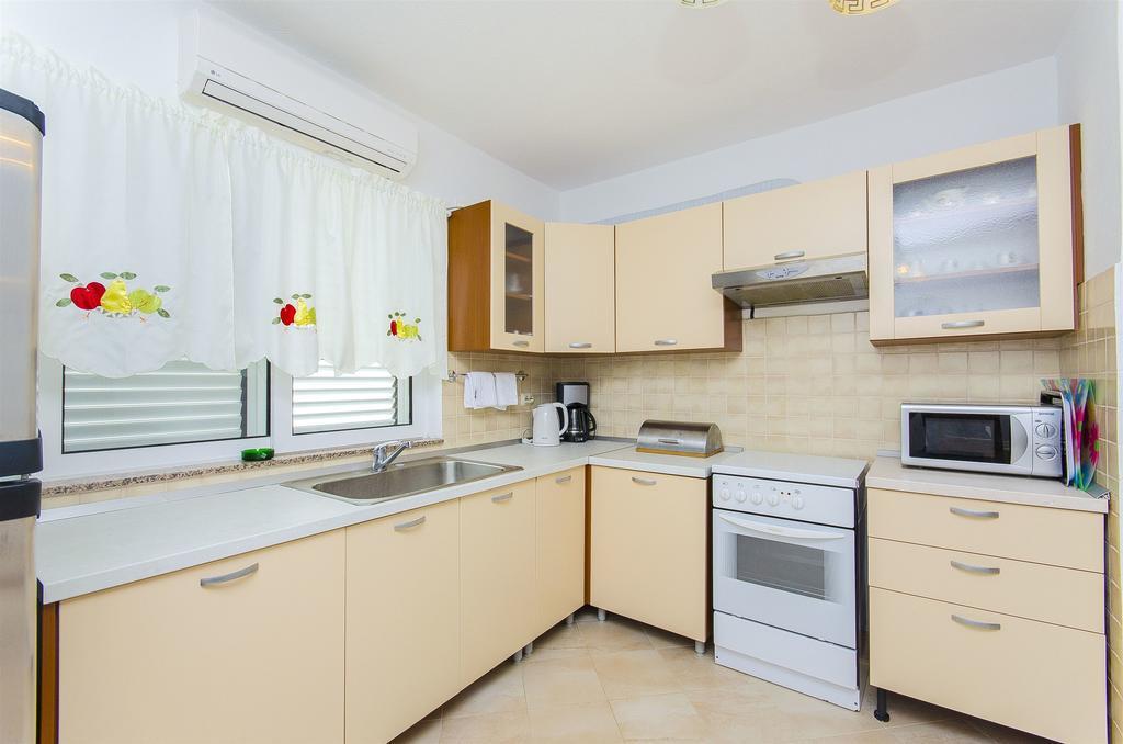 Apartments Rose Sućuraj エクステリア 写真