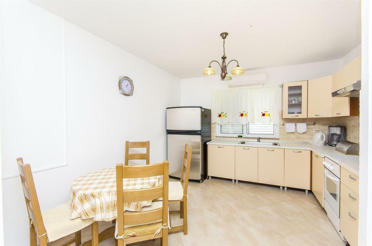 Apartments Rose Sućuraj 部屋 写真