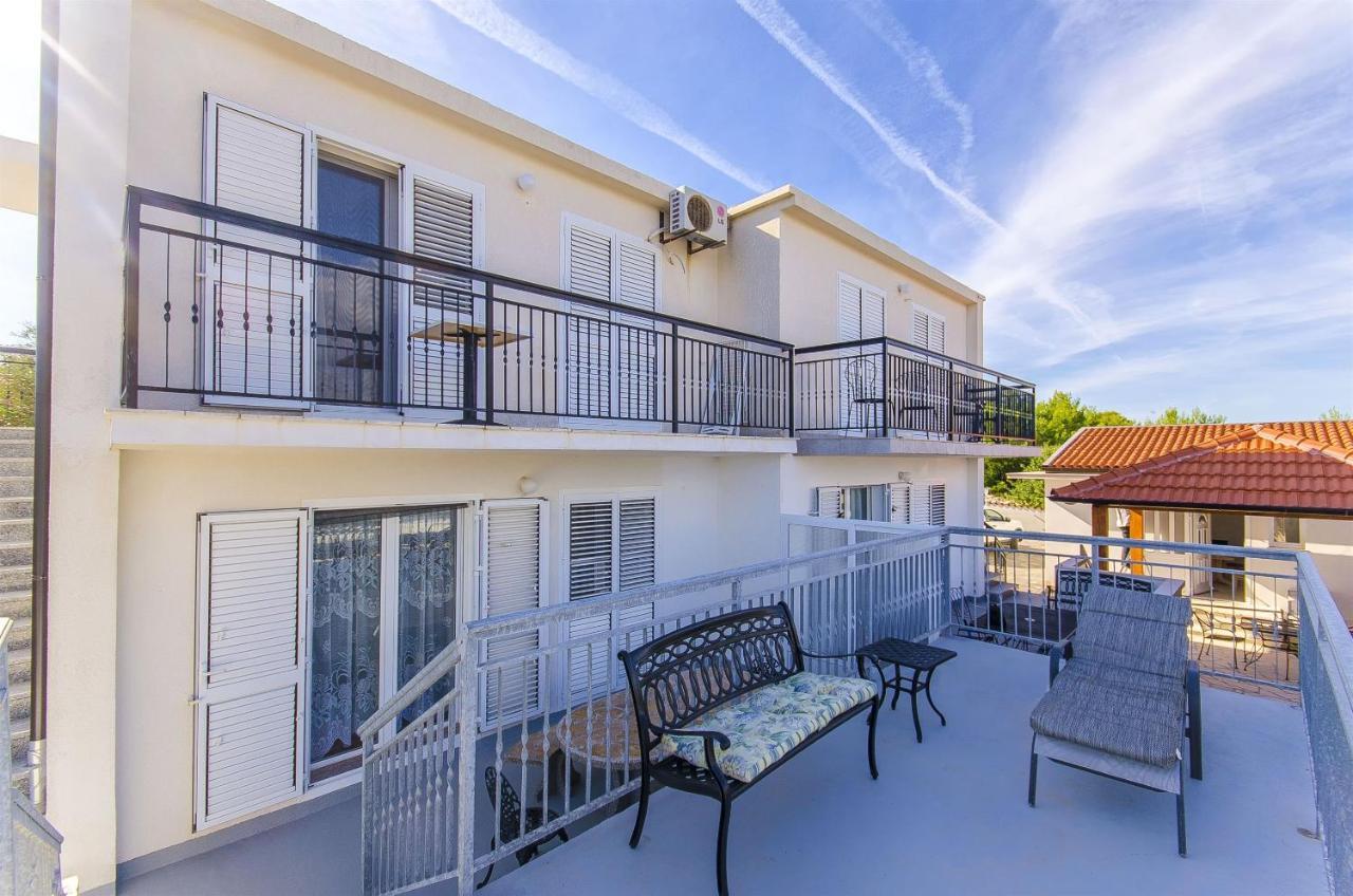 Apartments Rose Sućuraj エクステリア 写真